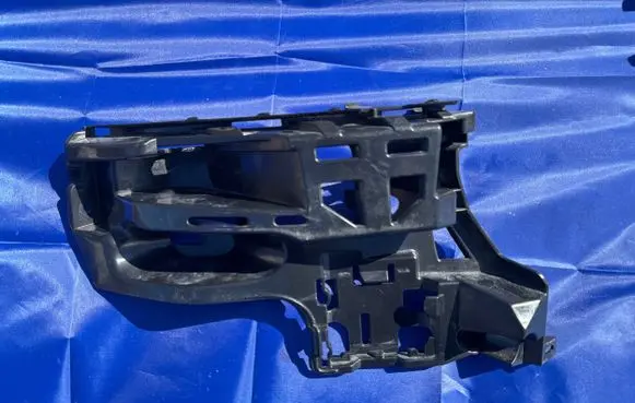 Porsche Macan (95B) Rear bumper corner part panel trim 95B807571E