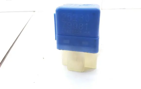 Nissan X-Trail T30 Hazard warning light relay 2523079981 79981