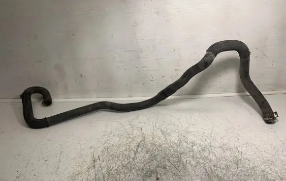 Coolant pipe/hose