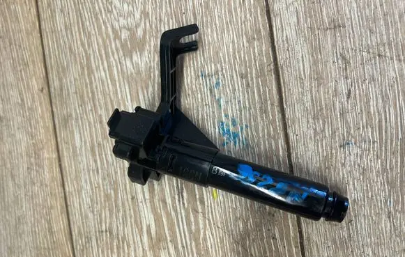 Lexus UX Windshield washer spray nozzle 8520876040