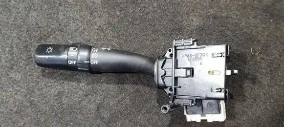 Toyota Avensis T250 Indicator stalk 173650