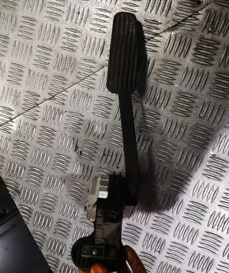 Volvo S80 Accelerator throttle pedal 30636003