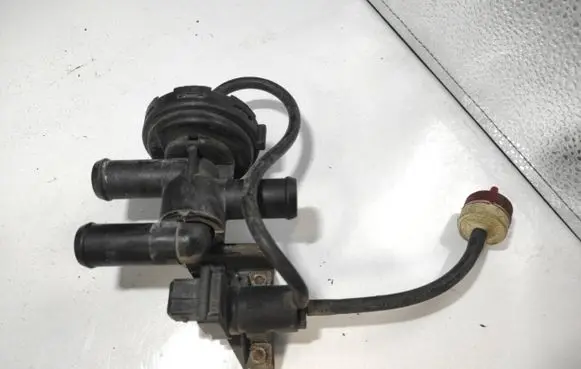 Saab 9-5 Coolant heater control valve 90457666 90457649