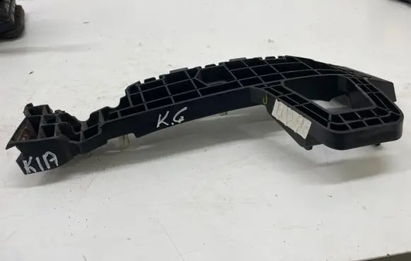 KIA Xceed Rear bumper mounting bracket 86615J7CA0