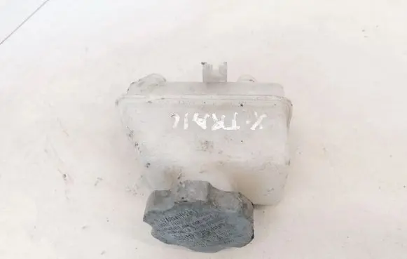 Nissan X-Trail T30 Brake fluid reservoir 