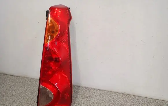 Nissan Note (E11) Rear/tail lights