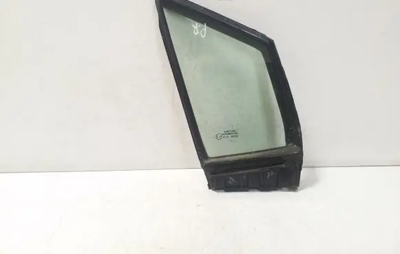 Toyota Corolla E210 E21 Front door vent window glass four-door 6821502020