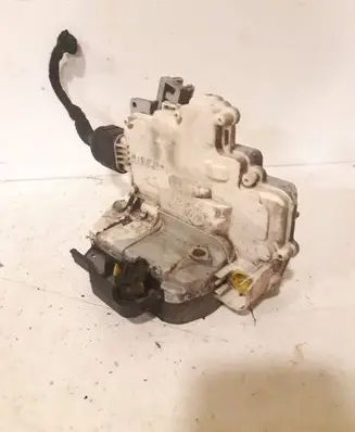 Audi A4 S4 B7 8E 8H Front door lock 8E1837015AA
