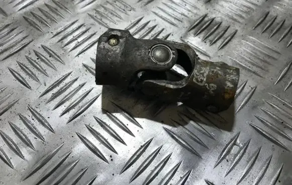 Nissan Sunny Steering column universal joint