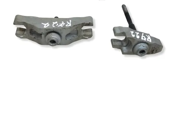 Skoda Fabia Mk3 (NJ) Fuel Injector clamp holder 04R216A