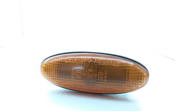Mazda 323 F Front fender indicator light E2013141 0464120