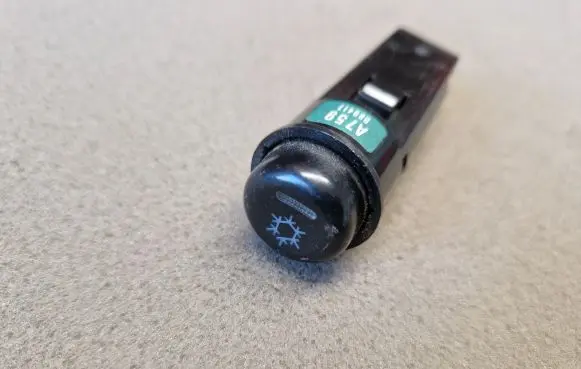 Mitsubishi Pajero Sport I Air conditioning (A/C) switch 