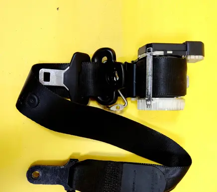 Ford Mondeo Mk III Front seatbelt 1S71F6129