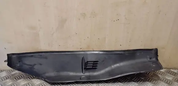Volkswagen Polo IV 9N3 Fender end trim 6Q0821112A