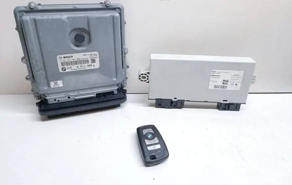 BMW 5 F10 F11 Engine ECU kit and lock set 8511385 0281017081 9226588