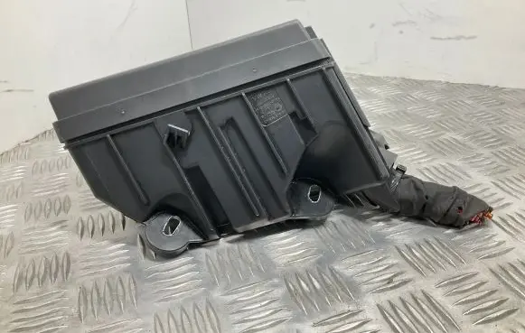 Volkswagen PASSAT B8 Fuse box set 5Q0907351B