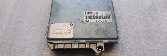 BMW 5 E39 Engine control unit/module 2246616 0281001373