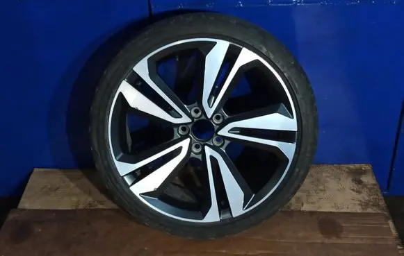 Volvo V60 R12 alloy rim 31680201