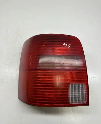 Volkswagen PASSAT B5 Rear/tail lights 3B9945111F