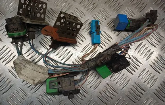 Citroen C5 Cooling fan wiring 9640332180 9641212580 9641212680