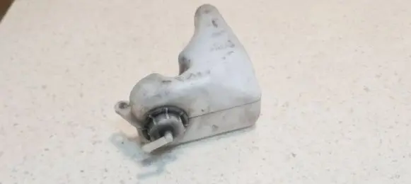 Coolant expansion tank/reservoir