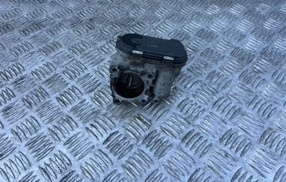Nissan X-Trail T31 Throttle valve 8200330810 0281002681 8200330812