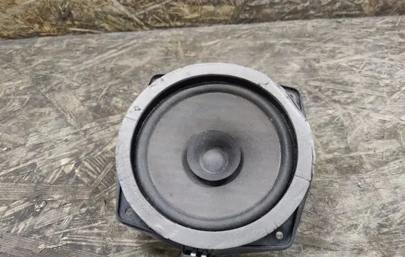 Hyundai Tucson LM Front door speaker