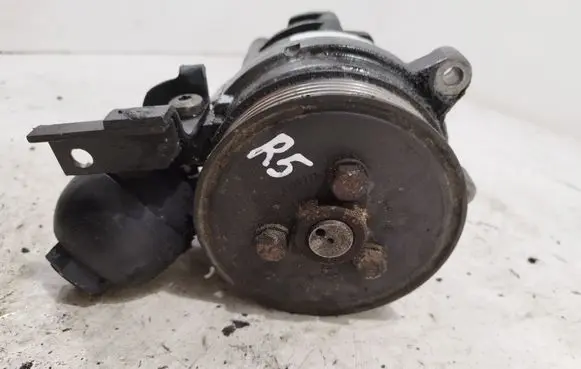 BMW 7 E65 E66 Power steering pump 676007001