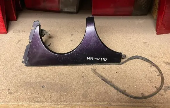 Mercedes-Benz E W210 Under headlight/headlamp trim 2108200112 2108200112LI