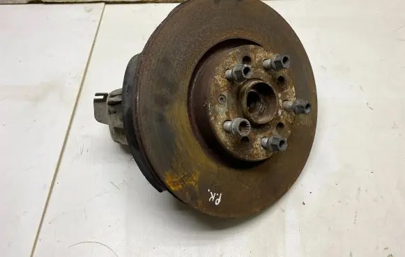 Volkswagen PASSAT CC Front wheel hub