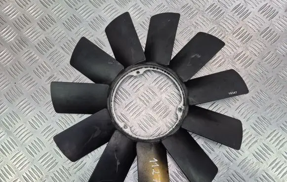 BMW 5 E39 Fan impeller 1712058 11521712058