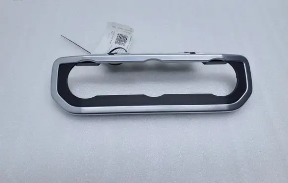 Radio/GPS head unit trim