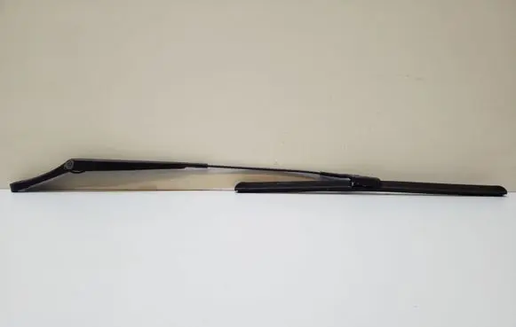 Volkswagen PASSAT B6 Front wiper blade arm 3C1955410B