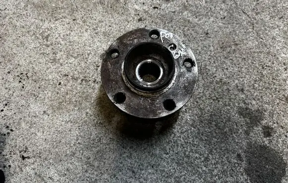 BMW 5 GT F07 Rear wheel ball bearing 