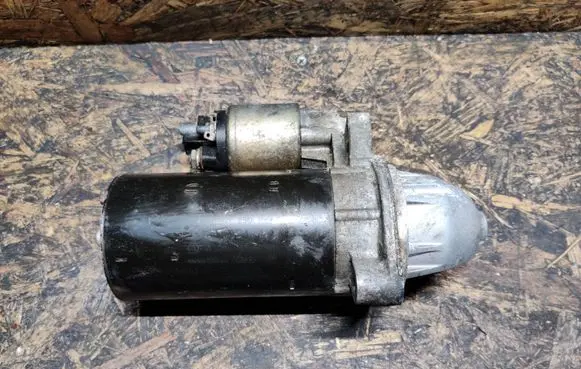 Mercedes-Benz E W211 Starter motor A0051516601
