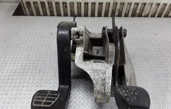 Mercedes-Benz Sprinter W901 W902 W903 W904 Pedal assembly A6382900316