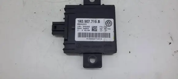 Audi A3 S3 8P Alarm control unit/module 1K0907719B 198002FF651 28002223