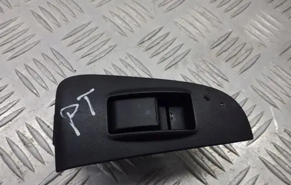 Toyota Avensis T250 Quarter vent window switch 74271-05020