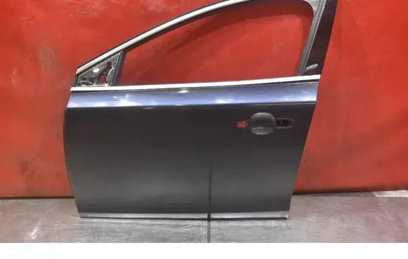 Volvo V40 Front door 