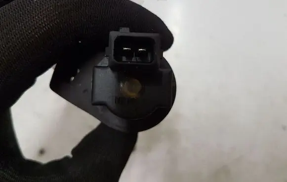 BMW 3 E90 E91 Fuel tank valve 7512581