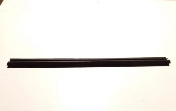 Nissan Qashqai+2 Rubber seal rear door 