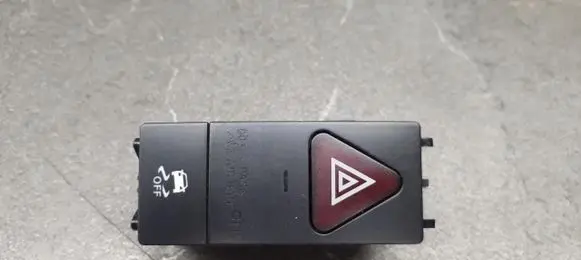 Mercedes-Benz E W212 Hazard light switch 2129051300