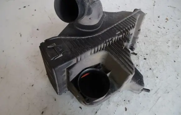 Renault Clio III Air filter 