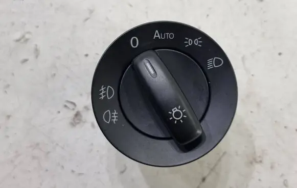 Volkswagen Golf V Light switch 1K0941431BM 10007727