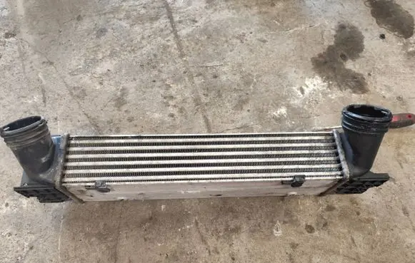 BMW 3 E92 E93 Intercooler radiator 7798788