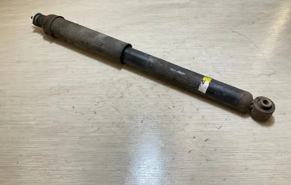 Nissan Leaf II (ZE1) Rear shock absorber/damper