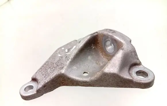 Audi A8 S8 D3 4E Gearbox mounting bracket 4E0399113M