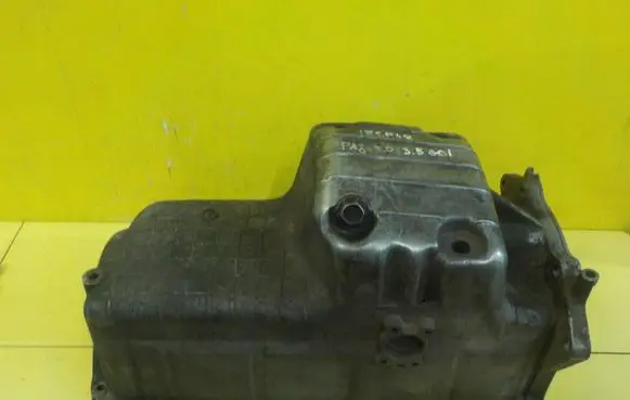 Mitsubishi Pajero Oil sump MISKAOLEJU