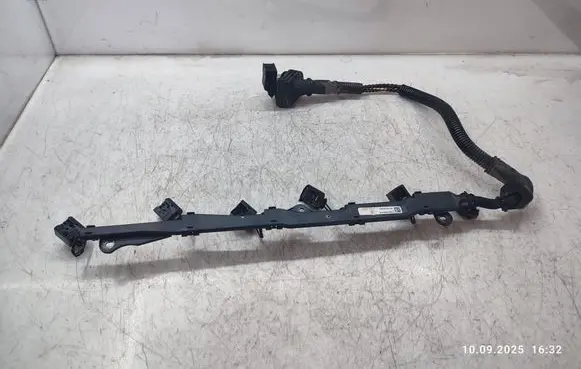 BMW 5 F10 F11 Fuel injector wires 759045905