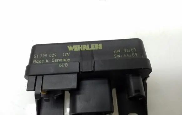Mercedes-Benz Sprinter W906 Glow plug pre-heat relay 51799029